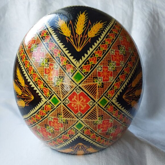 Traditional ukrainian Easter egg pysanka ostrich wheat folkart black red green - Picture 1 of 13